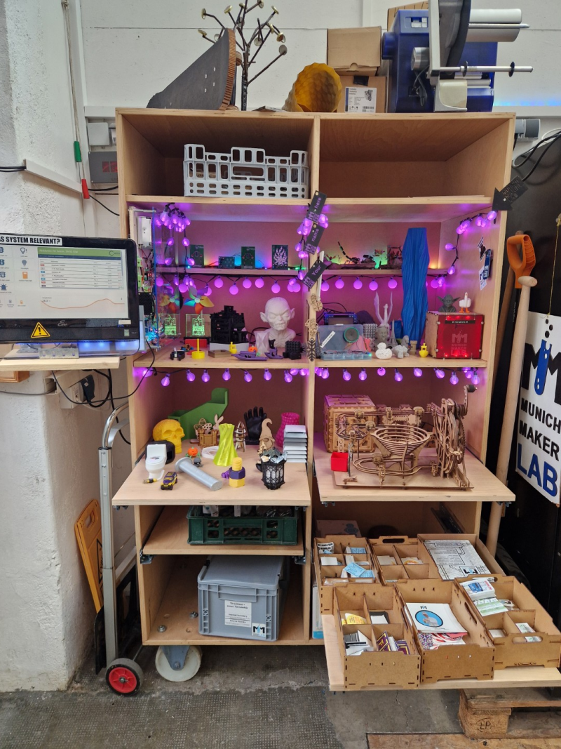 Demo Shelf - The Munich Maker Lab's Wiki